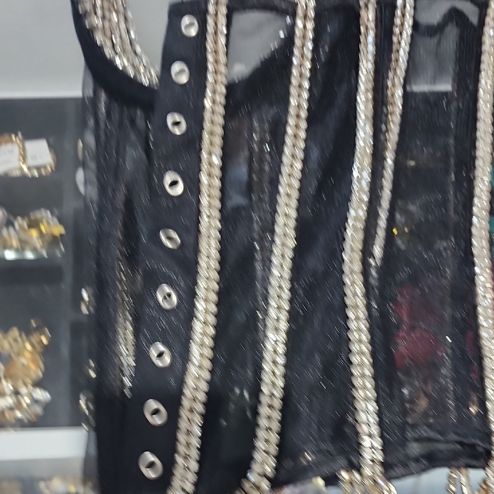 Black and Gold Dainty Chain Necklaces - Picture 5 of 6